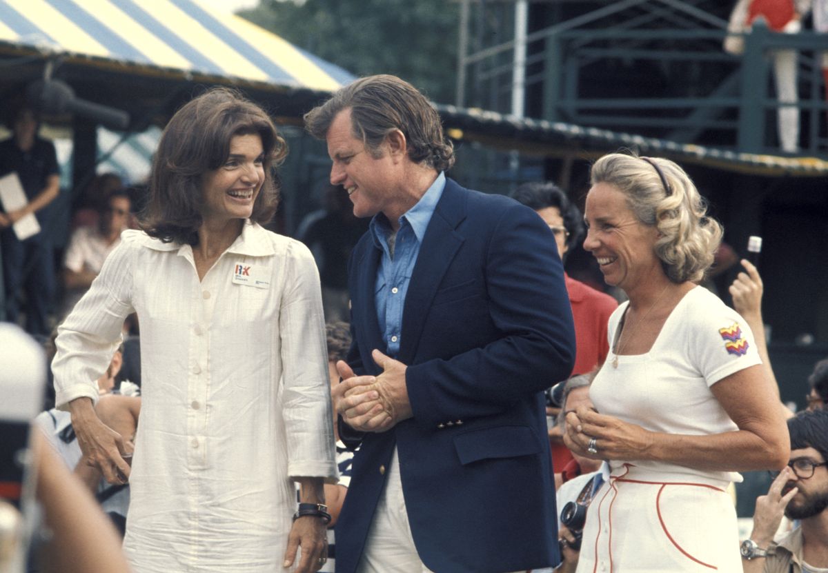 Jackie Kennedy, Ted Kennedy, és Ethel kennedy