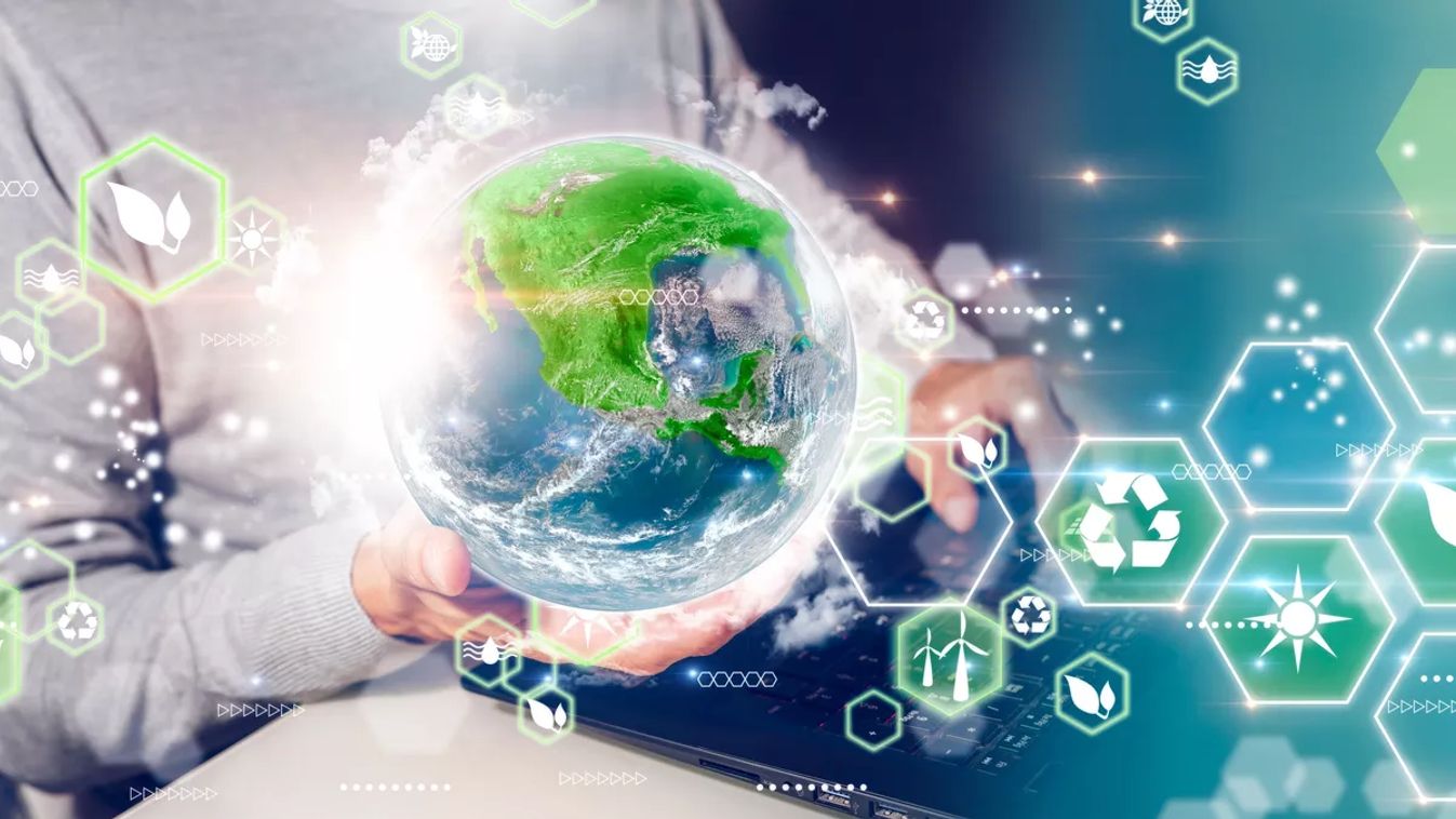 Man´s,Hands,Holding,The,Green,Planet,Earth.,Eco,Concept,,Ecology,