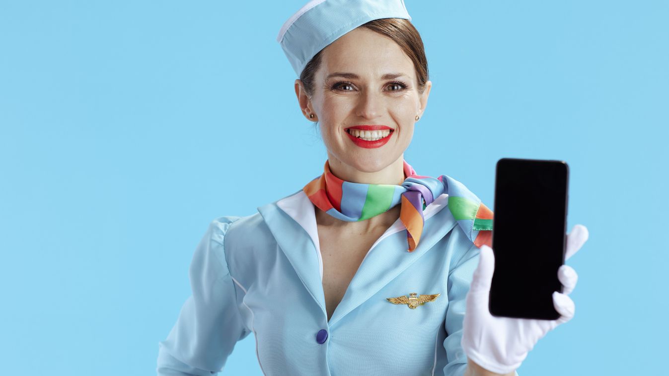 stewardess, légiutas-kísérő, okos telefon, repülőgép wc