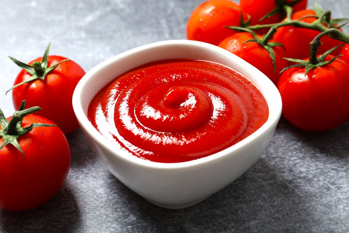 Bowl,Of,Ketchup,Or,Tomato,Sauce.,Vegan.,Ingredients,For,Salad.