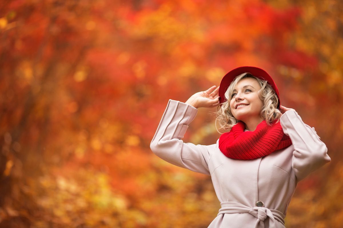 Happy,Girl,With,Blonde,Curls,And,A,Beautiful,Smile,In