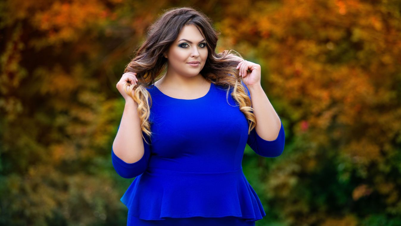 Happy,Plus,Size,Model,In,Blue,Dress,Outdoors,,Fat,Woman