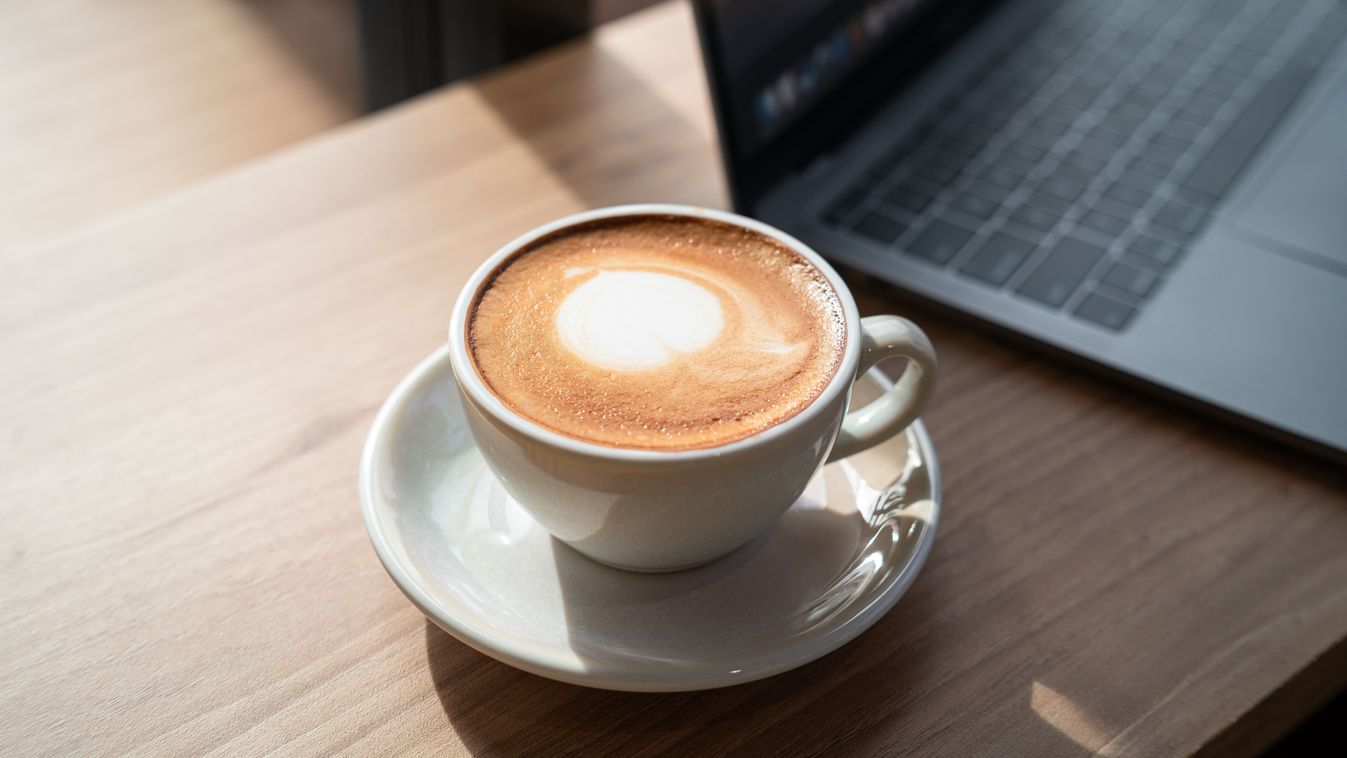 Close-up,Of,Hot,Coffee,Latte,With,Latte,Art,Milk,Foam