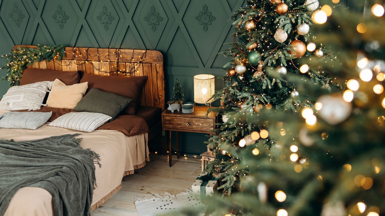 Bedroom,Decorated,For,Christmas.,Bedroom,Interior,With,Green,Walls,,Double