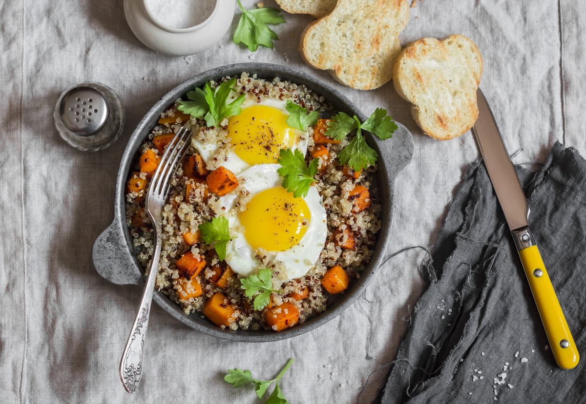 Édesburgonyás quinoa tükörtojással