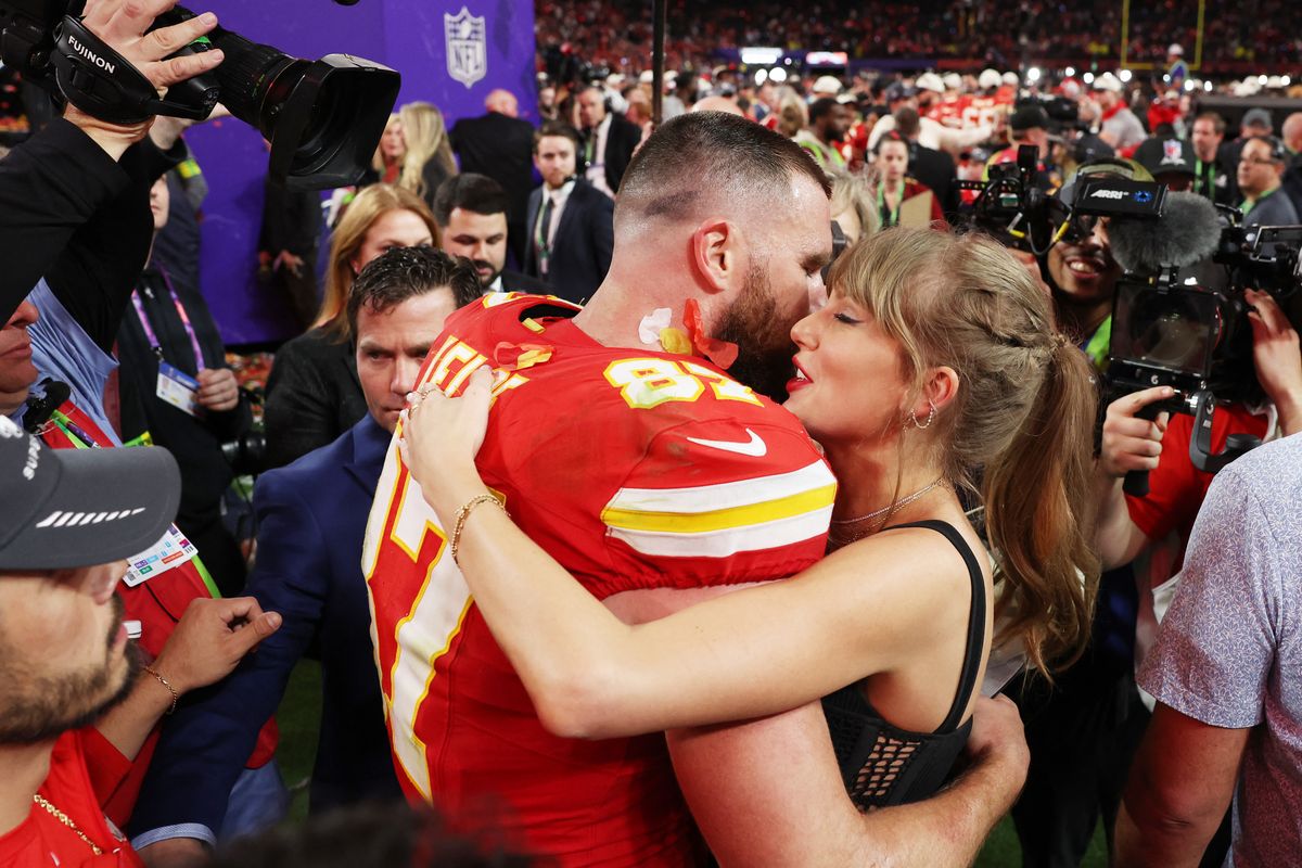 Travis Kelce különleges meglepetéssel készül Taylor Swift születésnapjára