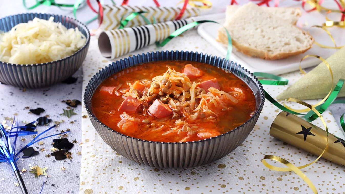 savanyú káposztás lencseleves recept szilveszter
