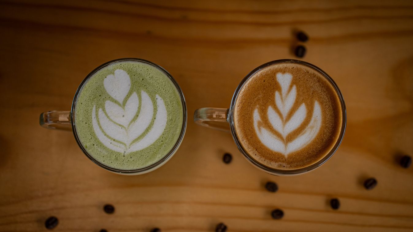 Close-up,Of,Hot,Coffee,Latte,And,Matcha,Latte,With,Latte