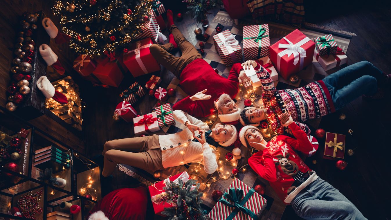 Top,View,Photo,Of,Happy,Family,Celebrate,New,Year,Lying