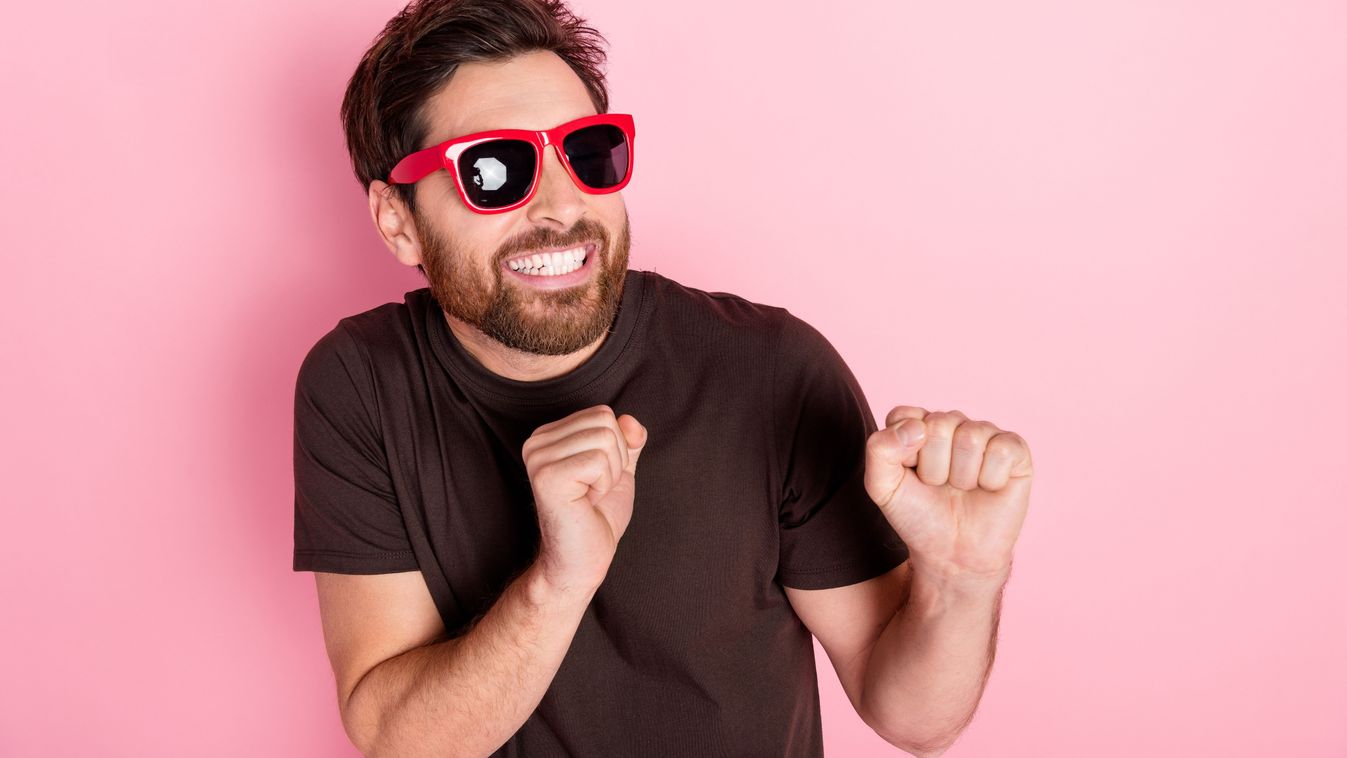 Photo,Of,Ecstatic,Man,With,Stylish,Bristle,Dressed,Brown,T-shirt