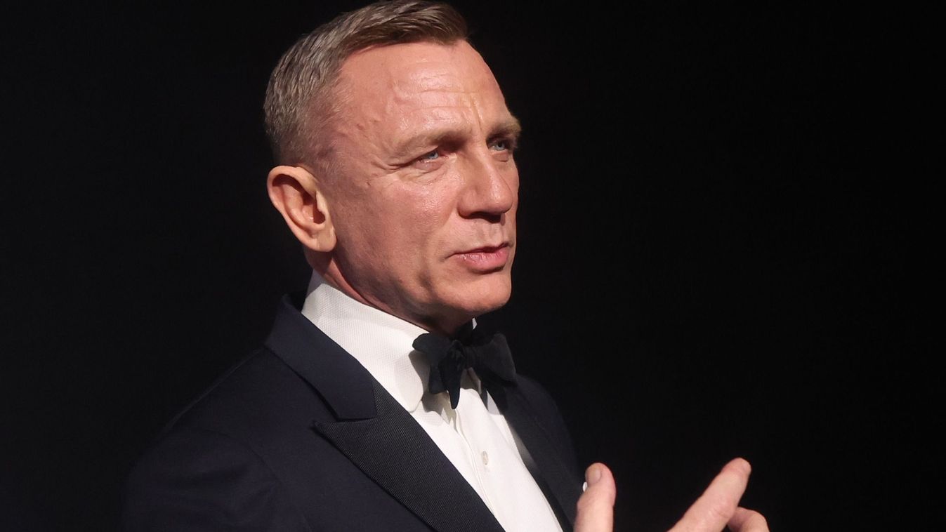 Daniel Craig