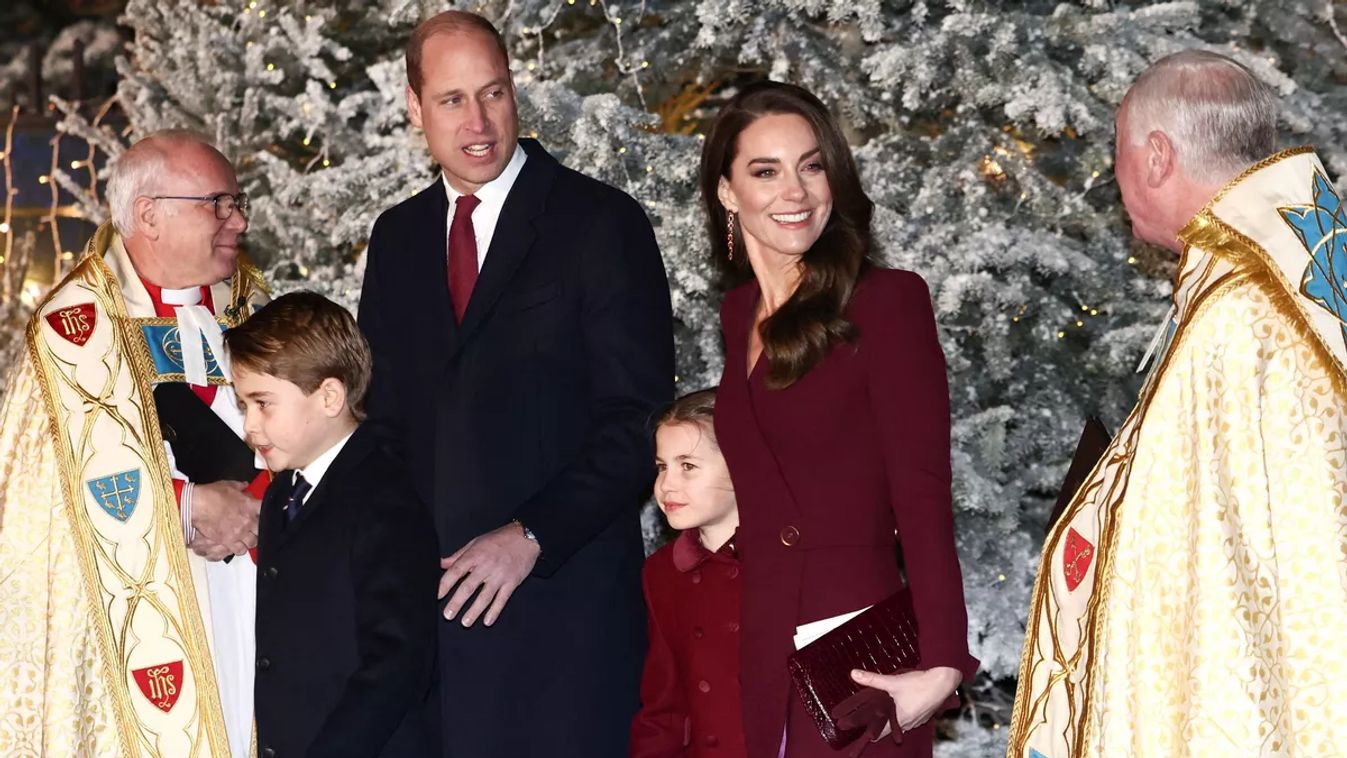 Britain's Prince William, Prince of Wales (rear L) and his wife Britain's Catherine, Princess of Wales (2nd R) arrive with their children Britain's Princess Charlotte of Wales and Britain's Prince George of Wales, to attend the "Together At Christmas Carol Service" at Westminster Abbey, in London, on December 15, 2022.