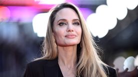 Angelina Jolie fia újabb balesetet szenvedett: biciklijével egy autóba rohant