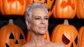 Elképesztő! Merészen szabott fürdőruhában táncol a 66 éves Jamie Lee Curtis – Videó