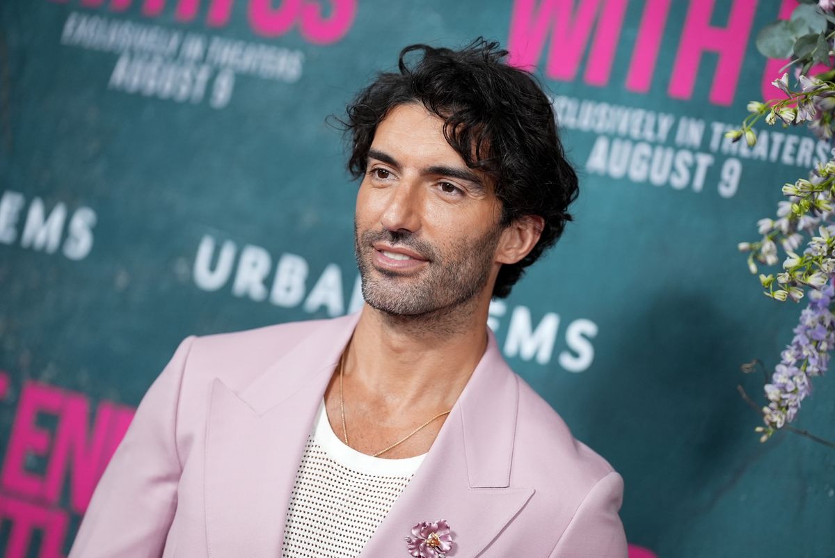 Justin Baldoni mellett kiáll felesége, Emily