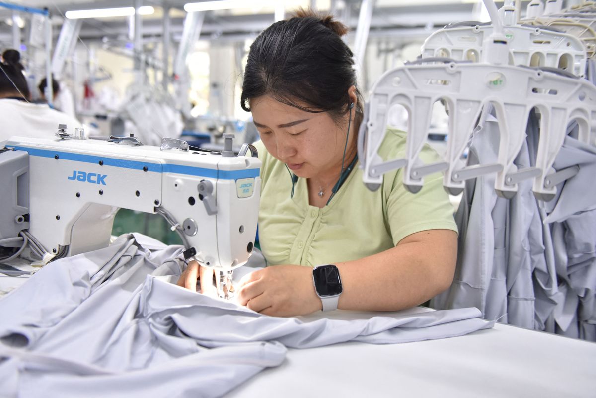 Sunscreen Clothing Production in Fuyang