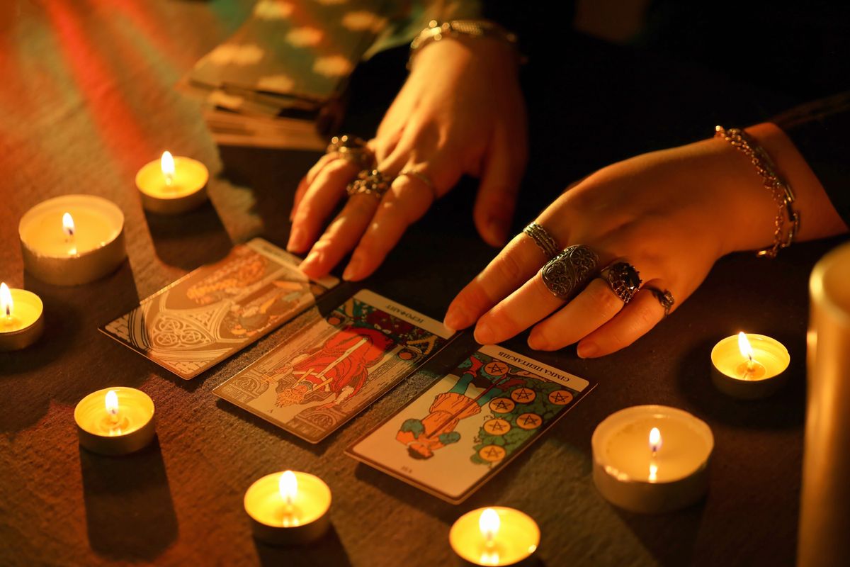 Kyiv,,Ukraine,-,July,10,,2024,Tarot,Reader,Picking,Tarot