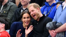 Kínos! Meghan Markle véletlenül nyilvánosságra hozta Harry hercegnek szánt pikáns üzenetét