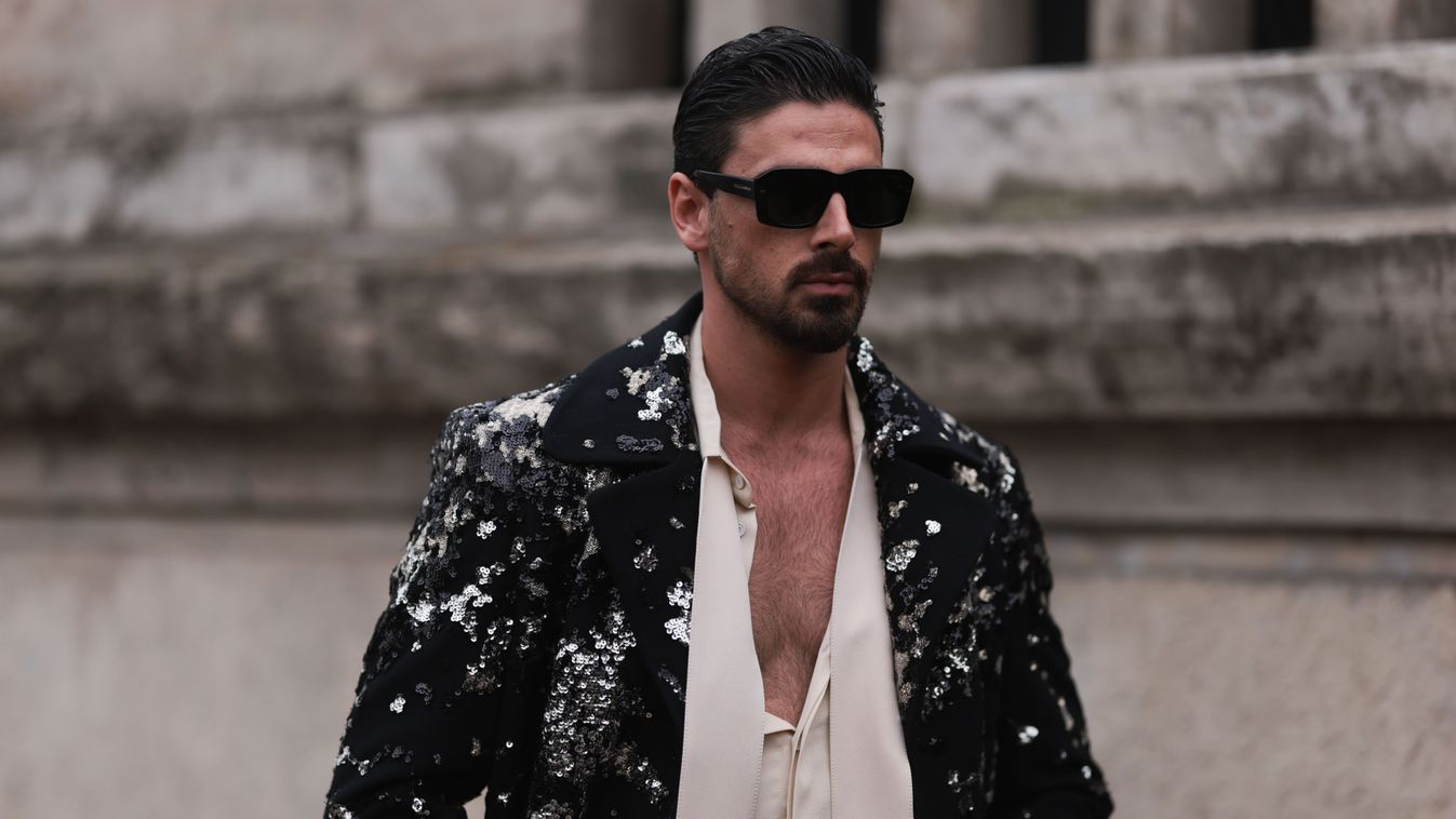 Street Style - Paris Fashion Week - Womenswear Fall Winter 2023 2024 : Day Six