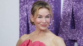 Akkor és most: Renée Zellweger a Bridget Jones első premierjén, 2001-ben meztelenruhát viselt