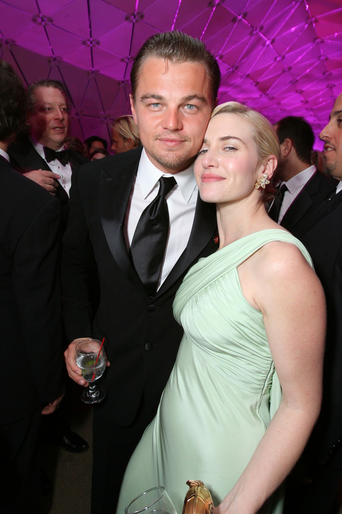 Leonardo Dicaprio and Kate Winslet (Photo by Eric Charbonneau/WireImage for Vanity Fair Magazine )