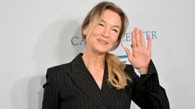 Elképesztően festett 2300 dolláros ruhájában Renée Zellweger - Pár nap és itt az új Bridget Jones-film