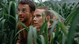 A Bridgerton sztárja, Jonathan Bailey és Scarlett Johansson a legkeményebb dinókkal küzd az új Jurassic Worldben