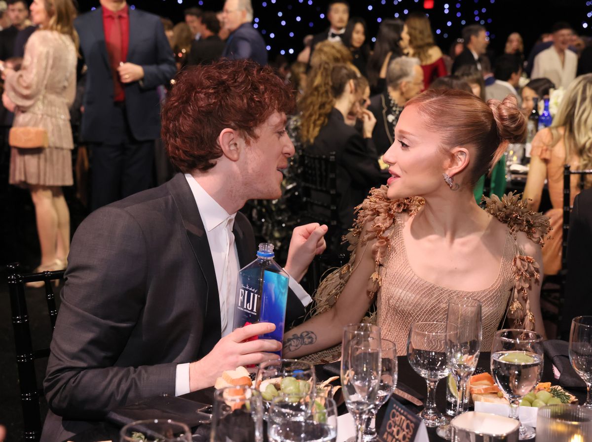 30th Annual Critics Choice Awards - Cocktail Reception, Ariana Grande és Ethan Slater
