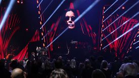 Ozzy Osbourne a Parkinson-kór miatt végleg kerekesszékbe került