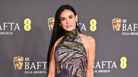 Demi Moore új arcot szabatott magának a BAFTA-gálára – Megdöbbentő, mi lett belőle