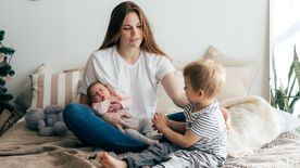 A terapeuta figyelmeztet: ezzel a 3 mondattal tönkreteszed az idősebb gyereket