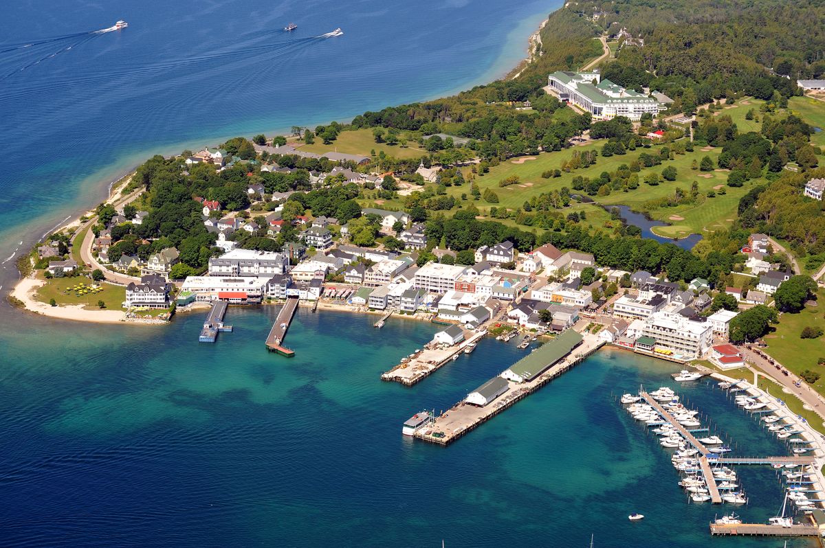 Mackinac-szigeten még mindig lovaskocsival közlekednek