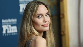 Két lábon járó csontvázzá vált Angelina Jolie: betegség is lehet a háttérben