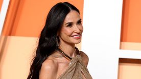 Demi Moore majdnem kivillantotta mellét a vörös szőnyegen - Fotó