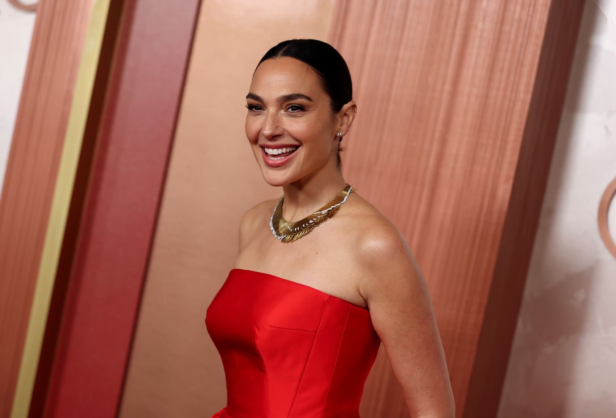 HOLLYWOOD, CALIFORNIA - MARCH 02:  Gal Gadot attends the 97th Annual Academy Awards the 96th Annual Academy Awards at  on March 02, 2025 in Hollywood, California. (Photo by Frazer Harrison/WireImage)