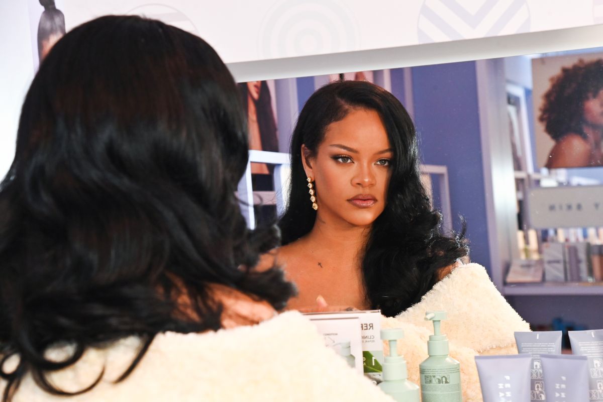 Rihanna oldalsó elválasztás