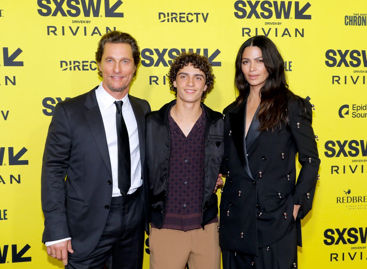 Matthew McConaughey, fia, Levi Alves McConaughey és Camila Alves