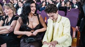 Kylie Jenner nyerte meg az Oscár-gála legkellemetlenebb pillanata címet: Timothée Chalamet éghetett, mint a rongy