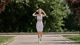 Megérkezett a "Hot Girl Walk" őrület – Ez a tökéletes test titka