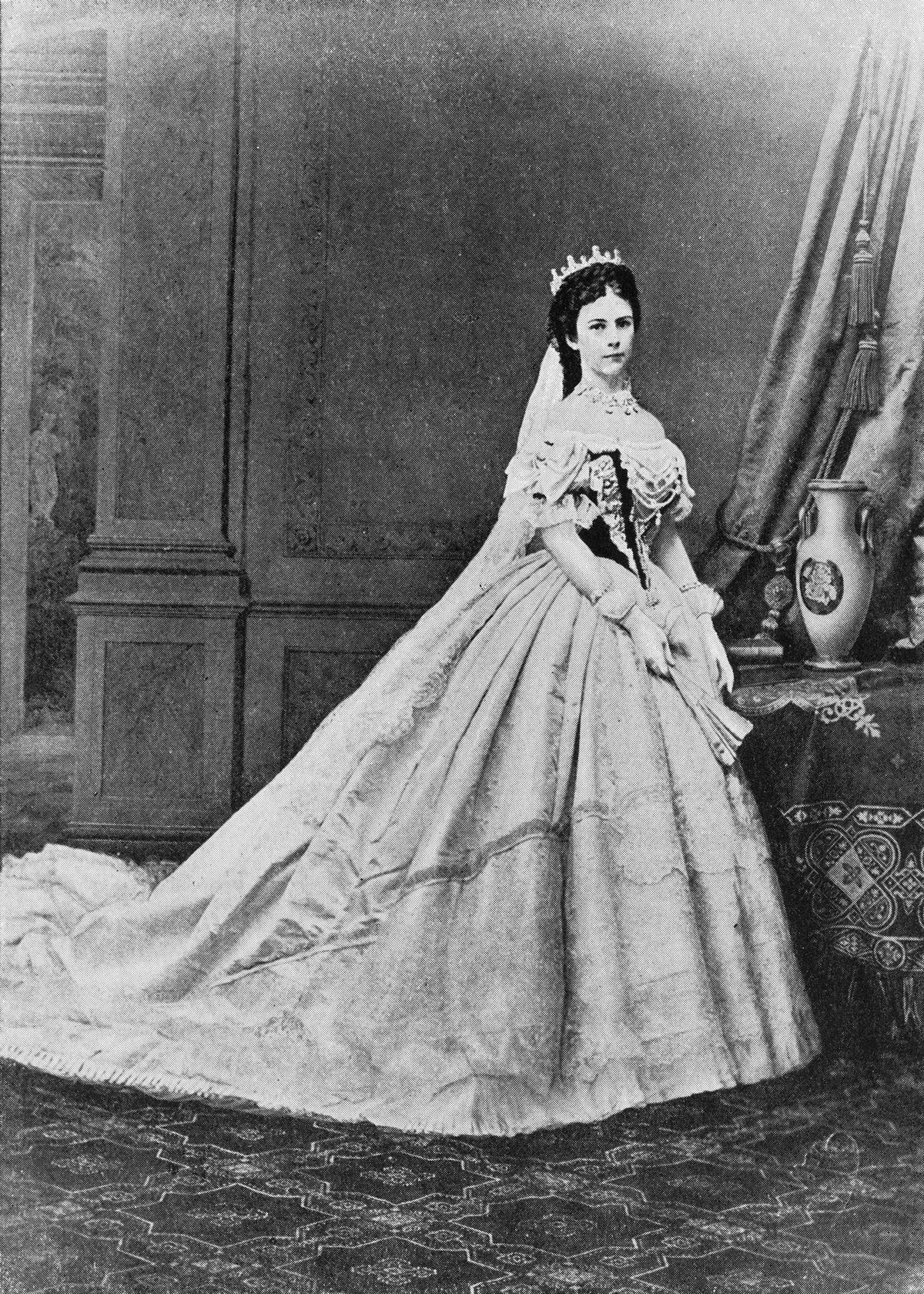 Elisabeth Amalie Eugenie (1837 - 1898), wife of Emperor Franz Josef I of Austria, circa 1865. She was born a Princess of Bavaria and married the Emperor in 1854. (Photo by Hulton Archive/Getty Images)