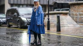 „Úristen, megint esik!” – Outfit ötletek, amelyek minden nőnek beválnak, ha az időjárás beintett!