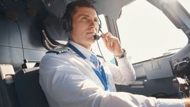 Ezért tilos a pilótáknak szakállat viselni — Meglepő ok áll a hátterében