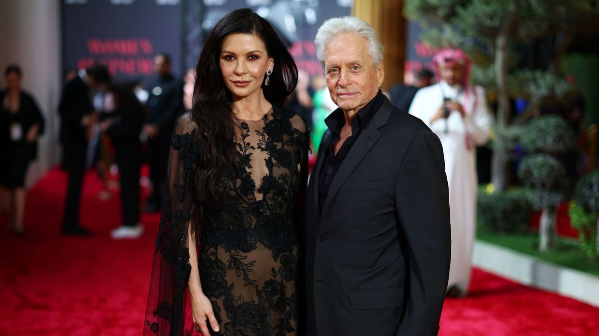 Michael Douglas már nem filmezik, csupán a felesége Catherine Zeta-Jones karrierjét támogatja