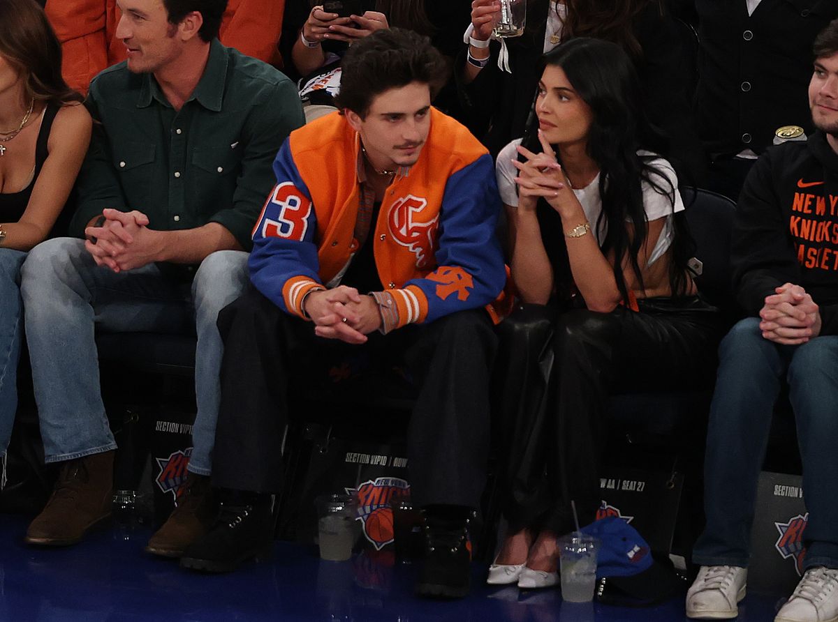 NEW YORK, NEW YORK - MAY 29:  Timothée Chalamet and Kylie Jenner look on from court side during the first quarter in Game 5 of the Eastern Conference Finals at Madison Square Garden on May 29, 2025 in New York City.  User expressly acknowledges and agrees that, by downloading and or using this photograph, User is consenting to the terms and conditions of the Getty Images License Agreement.  (Photo by Al Bello/Getty Images)