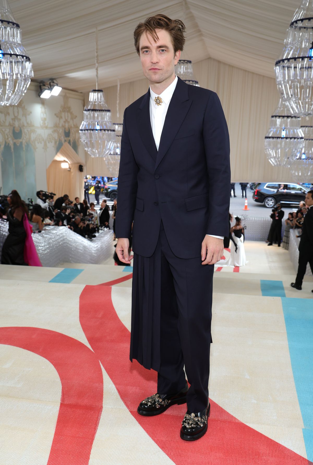 NEW YORK, NEW YORK - MAY 01: Robert Pattinson attends The 2023 Met Gala Celebrating "Karl Lagerfeld: A Line Of Beauty" at The Metropolitan Museum of Art on May 01, 2023 in New York City. (Photo by Kevin Mazur/MG23/Getty Images for The Met Museum/Vogue)