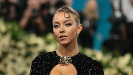 Súlyos vádak: állatkínzónak tartják Sydney Swneeney-t a legutóbbi tette miatt