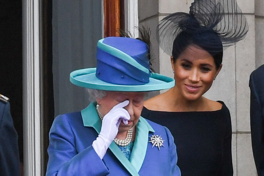 Erzsébet királynő azt mondta, Meghan Markle gonosz