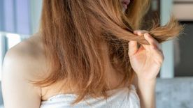 Sokkoló! Ez a népszerű nyári frizura tönkreteszi a hajad – Fodrászok figyelmeztetnek