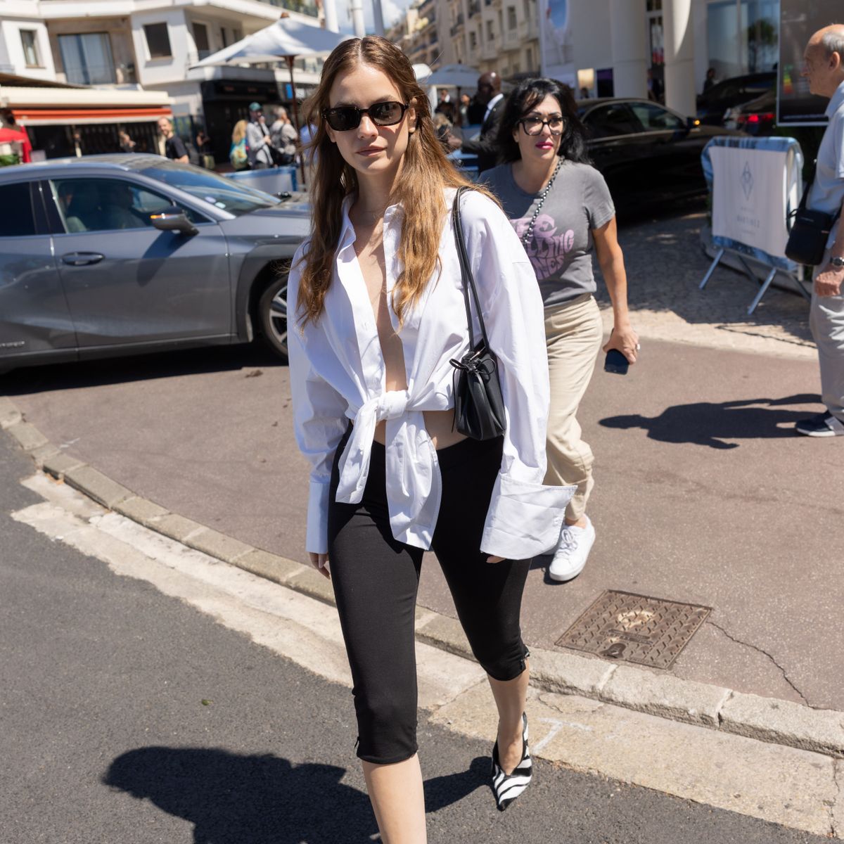 Palvin Barbi caprinadrágban is stílusos