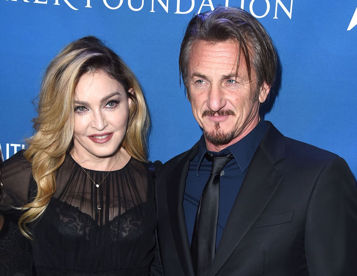 BEVERLY HILLS, CA - JANUARY 09:  Madonna and Sean Penn arrives at the 5th Annual Sean Penn & Friends HELP HAITI HOME Gala Benefiting J/P Haitian Relief Organization at Montage Hotel on January 9, 2016 in Beverly Hills, California.  (Photo by Steve Granitz/WireImage)